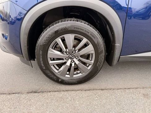 Certified 2023 Nissan Pathfinder SV AWD/4WD image 9