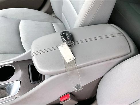 Used 2020 Chevrolet Malibu LT FWD image 33