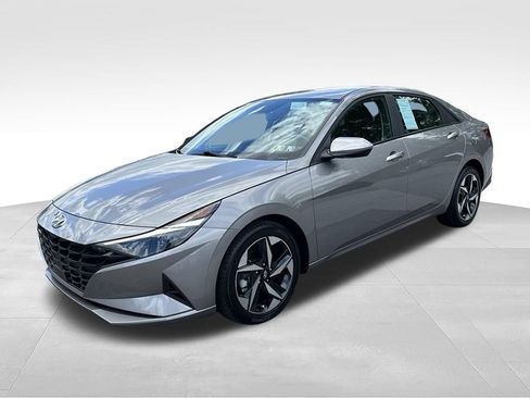 Certified 2023 Hyundai Elantra SEL w/ Convenience Package FWD image 3