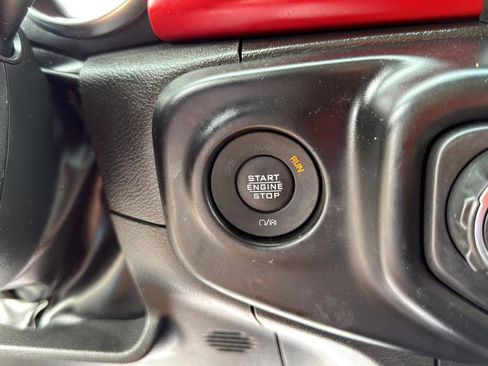 Used 2022 Jeep Wrangler Unlimited Rubicon AWD/4WD image 25