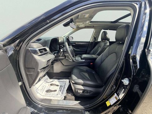 Used 2023 Toyota Highlander Platinum FWD image 21