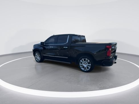 Used 2022 Chevrolet Silverado 1500 High Country w/ High Country Premium Package image 6