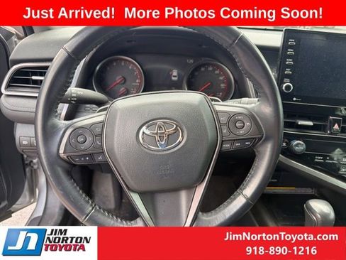 Used 2021 Toyota Camry XSE image 12