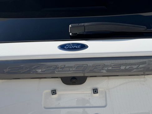 Certified 2023 Ford Explorer XLT w/ Equipment Group 202A image 10