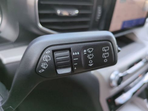 Used 2023 Ford Explorer XLT w/ Equipment Group 202A AWD/4WD image 25