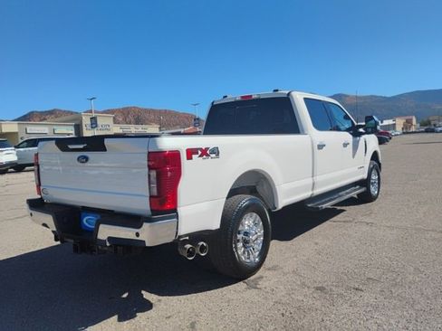 Certified 2022 Ford F350 Lariat w/ Chrome Package image 7