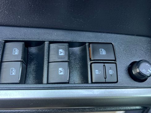 Certified 2020 Toyota Tacoma Limited image 11