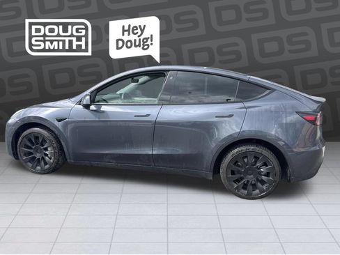 Used 2023 Tesla Model Y Long Range AWD/4WD image 2