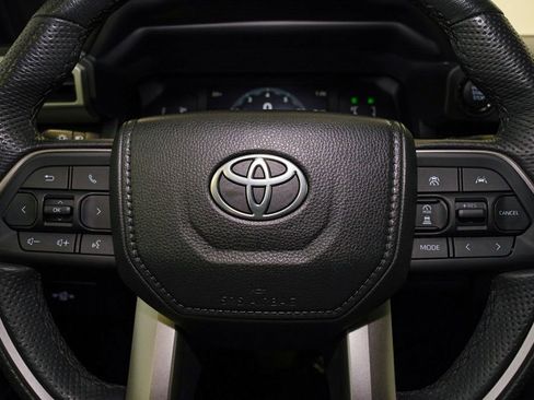 Certified 2024 Toyota Tacoma SR5 AWD/4WD image 18