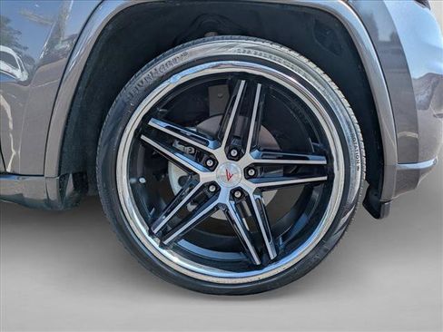 Used 2018 Jeep Grand Cherokee Overland AWD/4WD image 22