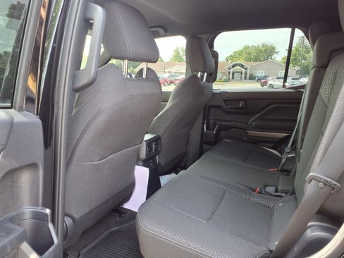 Certified 2025 Toyota 4Runner SR5 AWD/4WD image 25