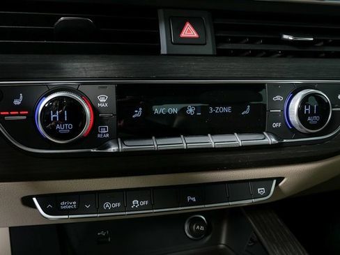 Used 2021 Audi A4 2.0T Premium image 13