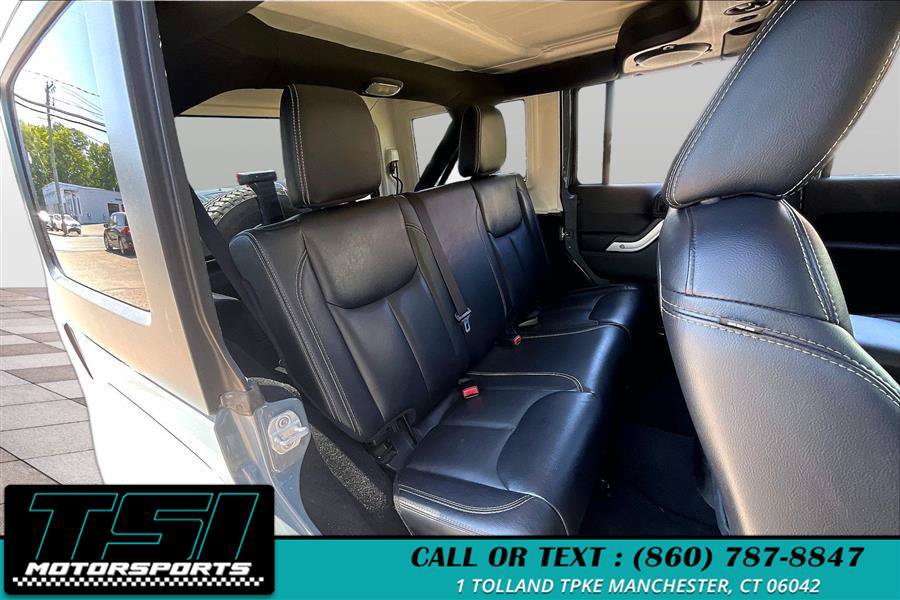 Used 2014 Jeep Wrangler Unlimited Sahara w/ Dual Top Group AWD/4WD image 25