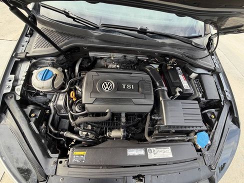Used 2015 Volkswagen Golf S FWD image 30
