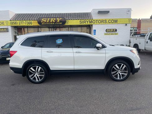 Used 2017 Honda Pilot Touring image 2