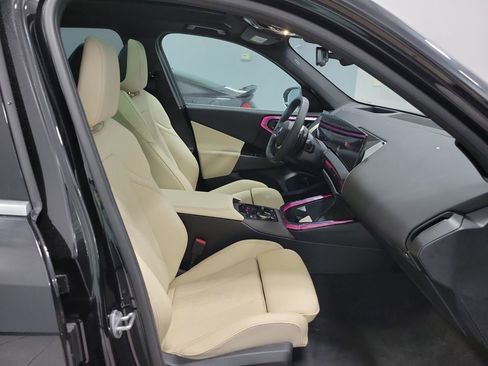 Used 2025 BMW X3 xDrive30i w/ Premium Package image 19