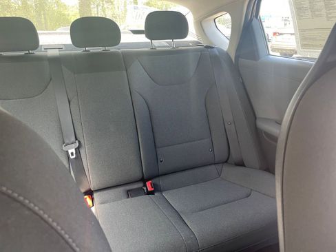 Used 2025 Kia K4 LXS image 36