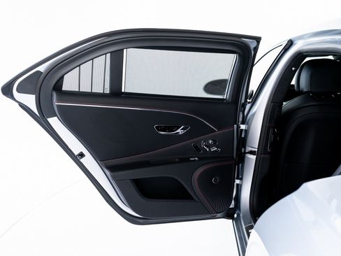 New 2025 Bentley Flying Spur Plug-In Hybrid image 19