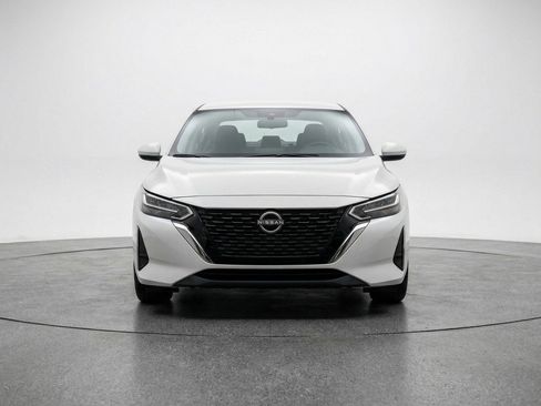 Used 2025 Nissan Sentra S image 2