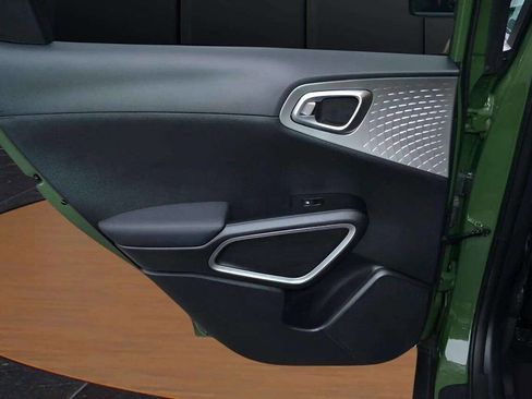 Used 2021 Kia Soul X-Line image 34