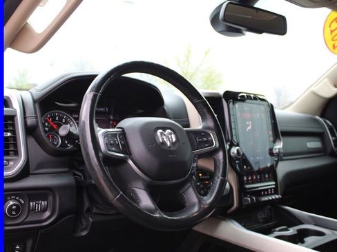 Used 2019 RAM 1500 Laramie AWD/4WD image 17