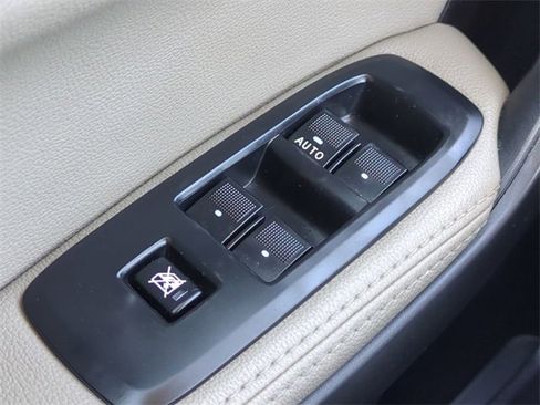 Certified 2019 Ford Ranger Lariat w/ Equipment Group 501A Mid image 24