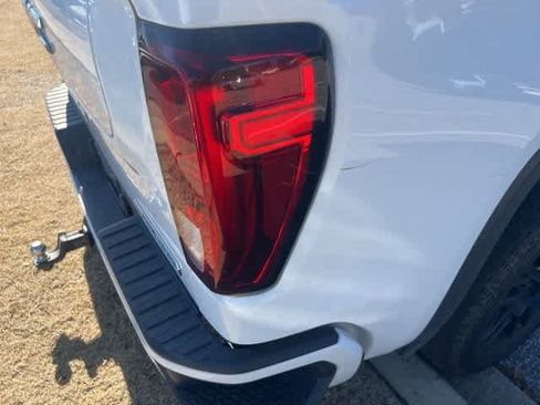 Used 2022 GMC Sierra 1500 Elevation image 20