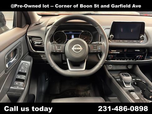 Used 2023 Nissan Rogue SL AWD/4WD image 17