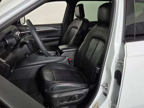 Used 2023 Jeep Grand Cherokee L Overland image 16