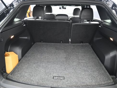 Used 2022 Volkswagen Atlas Cross Sport SE w/ Black Wheel Package image 31