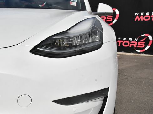 Used 2020 Tesla Model 3 Standard Range RWD image 11