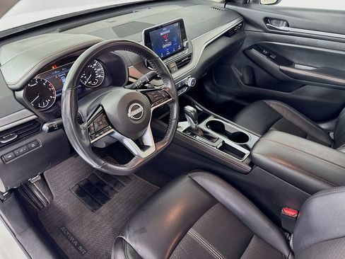 Used 2024 Nissan Altima 2.5 SR image 10