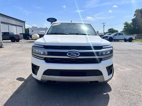 Used 2023 Ford Expedition XLT AWD/4WD image 2