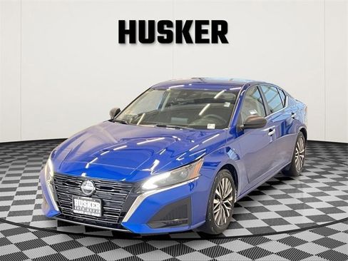 Used 2025 Nissan Altima 2.5 SV image 4
