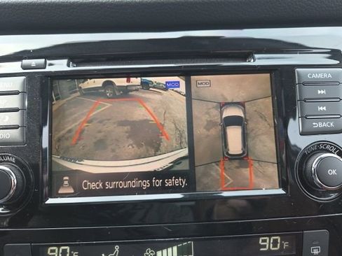 Used 2018 Nissan Rogue SL w/ Premium Package image 23