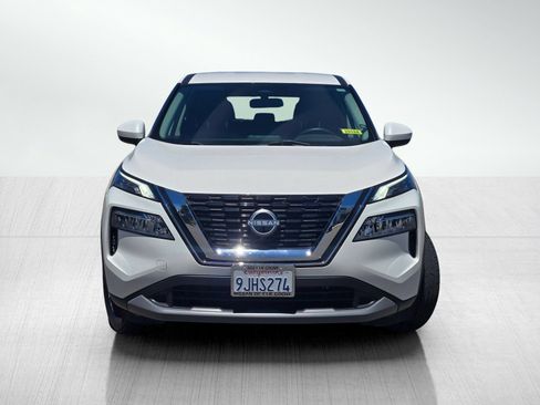Used 2023 Nissan Rogue SV FWD image 2