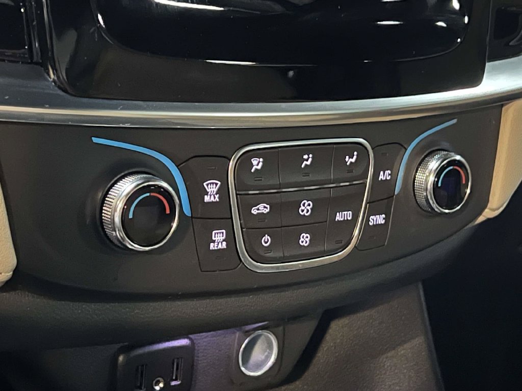 Used 2023 Chevrolet Traverse LS w/ Midnight/Sport Edition FWD image 19