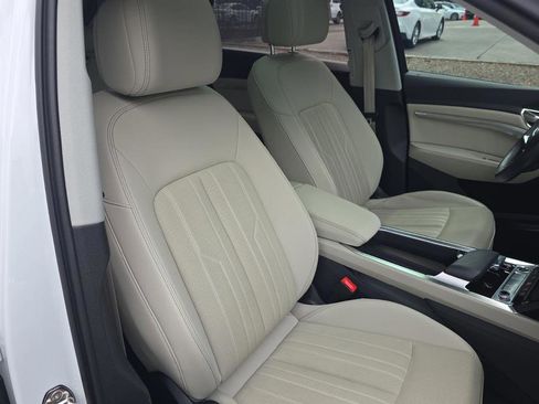 Used 2024 Audi Q8 e-tron Premium Plus w/ Premium Plus Package AWD/4WD image 6