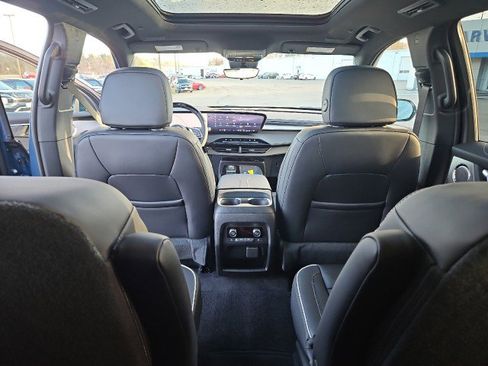 New 2026 Buick Enclave Avenir image 17