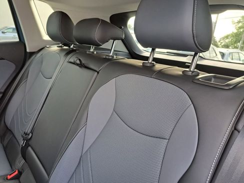 New 2025 Volkswagen Tiguan SE image 24