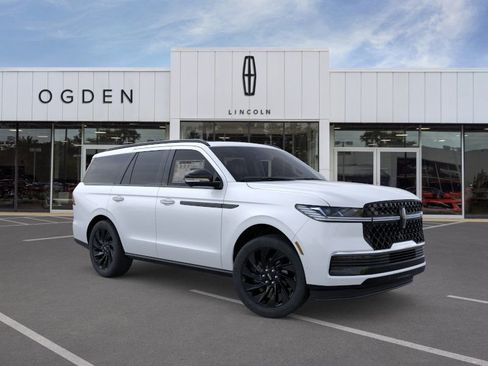 New 2026 Lincoln Navigator Reserve w/ Jet Appearance Package AWD/4WD image 7