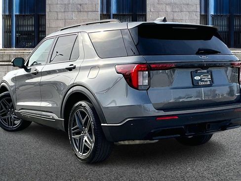 Certified 2025 Ford Explorer ST-Line w/ Premium Package image 10