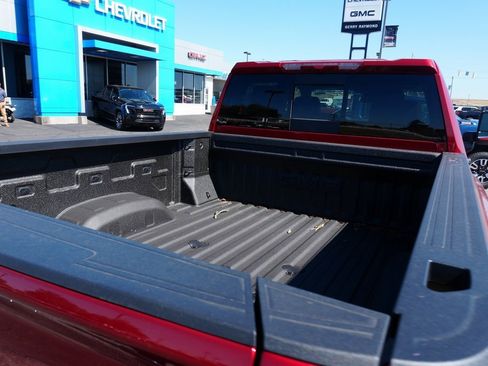 New 2025 GMC Sierra 2500 SLT w/ SLT Premium Package image 8