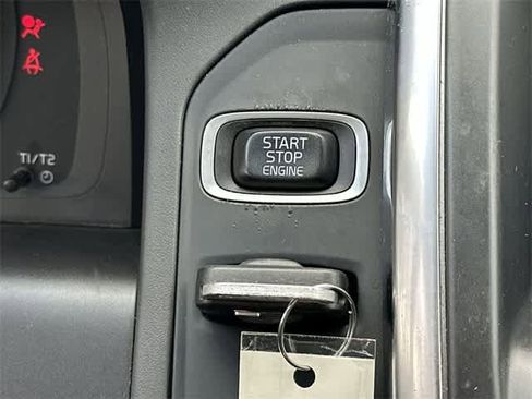 Used 2013 Volvo XC60 T6 image 11