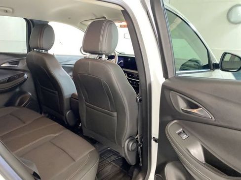 Used 2024 Buick Encore GX Preferred FWD image 32