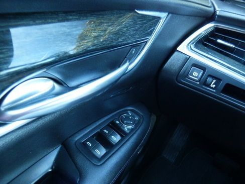 Used 2020 Cadillac XT5 Premium Luxury image 29