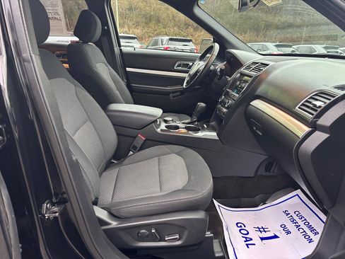 Used 2017 Ford Explorer XLT w/ Equipment Group 201A image 13