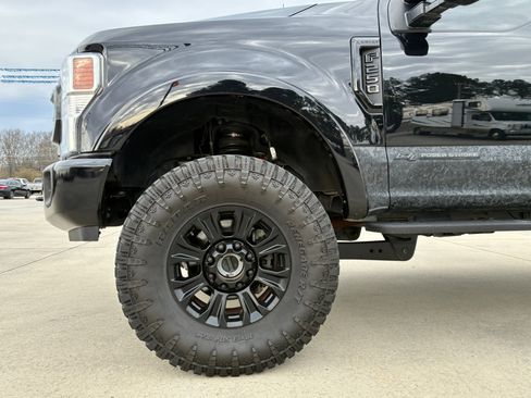 Used 2022 Ford F250 Lariat w/ Tremor Off-Road Package image 7