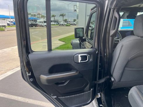 Used 2025 Jeep Wrangler Backcountry 4xe AWD/4WD image 32
