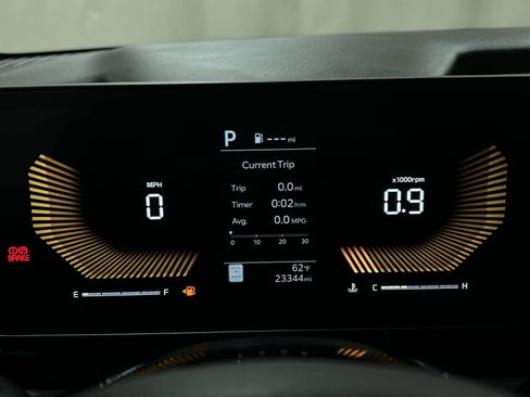 Used 2025 Kia Carnival FWD image 30